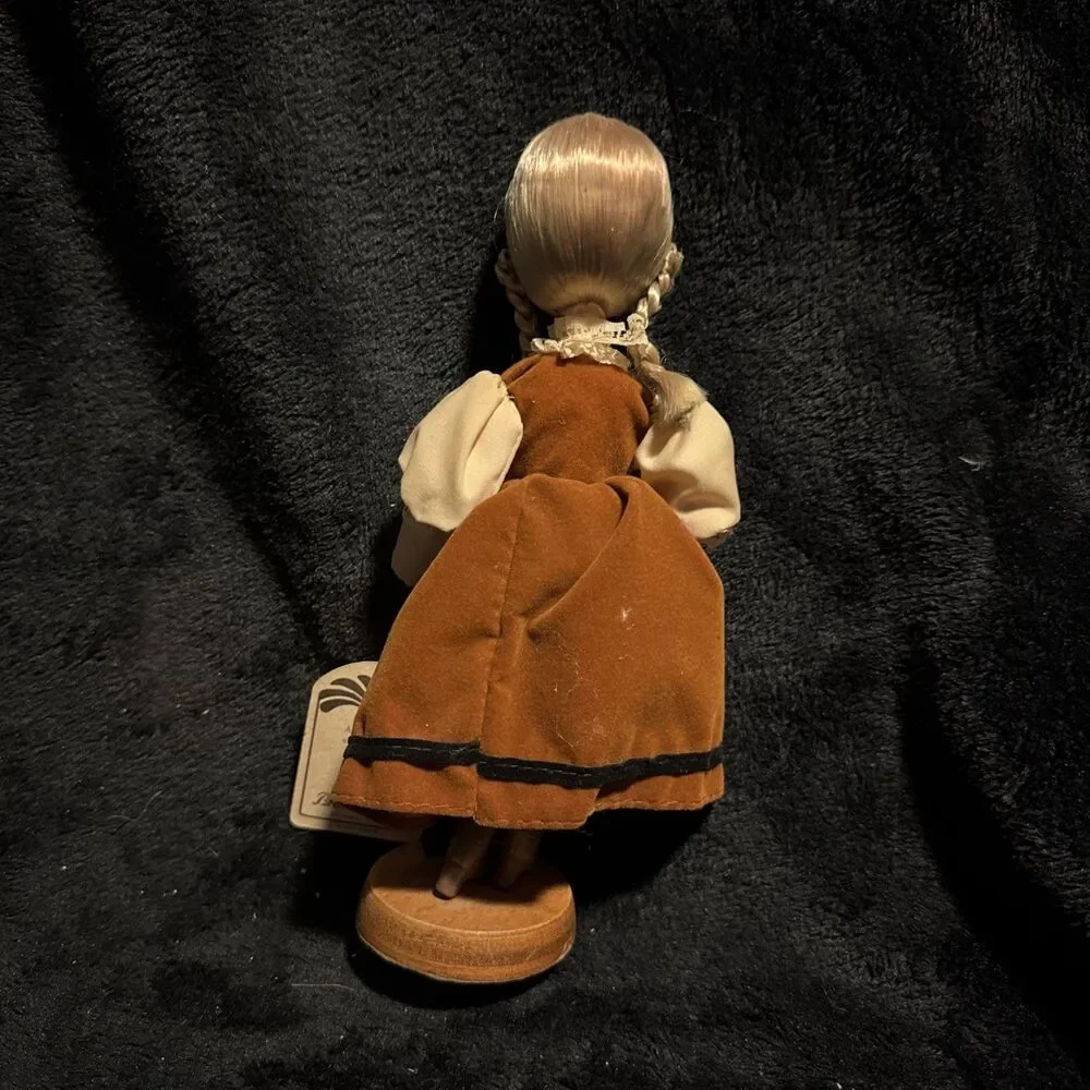 Vintage 1970 Bradley Dolls Miss Ellie Collectors Doll Original Tag Stand